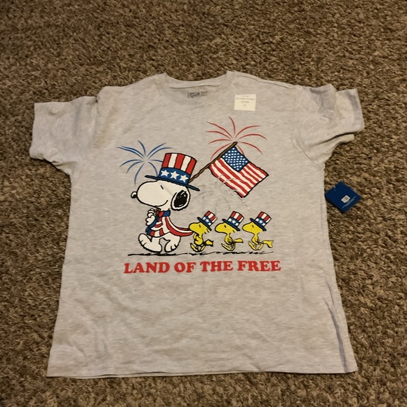 Gray Snoopy Patriotic Short Sleeve Tee - Picture 1 of 3